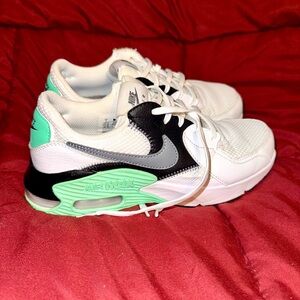 Nike Women's Air Max White and Mint Green Sneakers